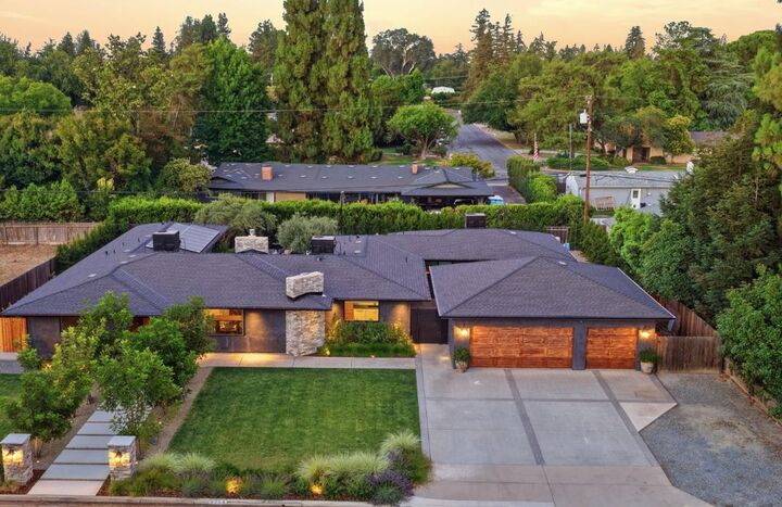 Property Photo: 5708 N Pleasant Avenue CA 93711