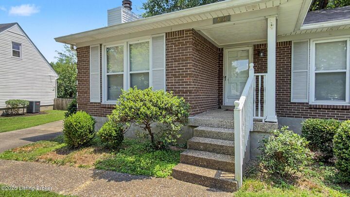 Property Photo:  610 Stivers Rd  KY 40207 