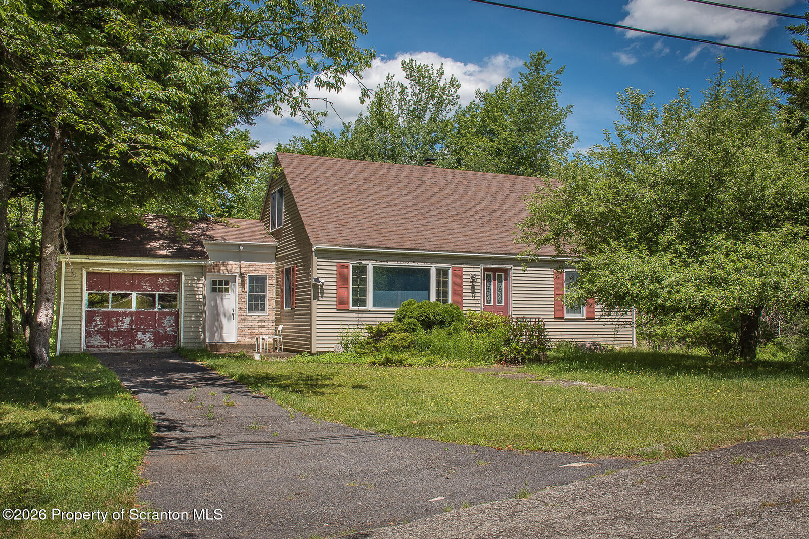 Property Photo:  12 Lake Drive  PA 18424 