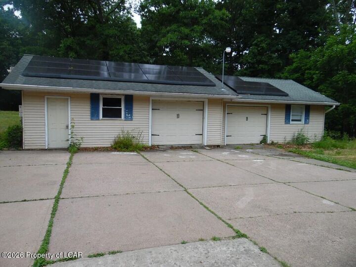Property Photo: 35 Skyline Drive PA 18660