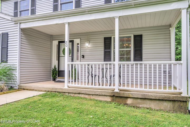 Property Photo:  20 Stream View Court  PA 18707 