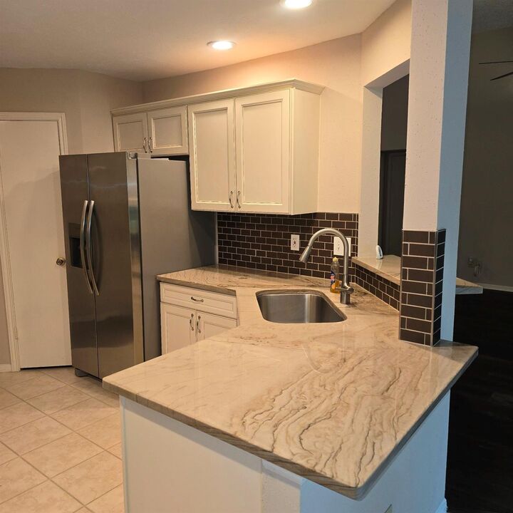 Property Photo:  2827 Creek Manor Drive  TX 77339 