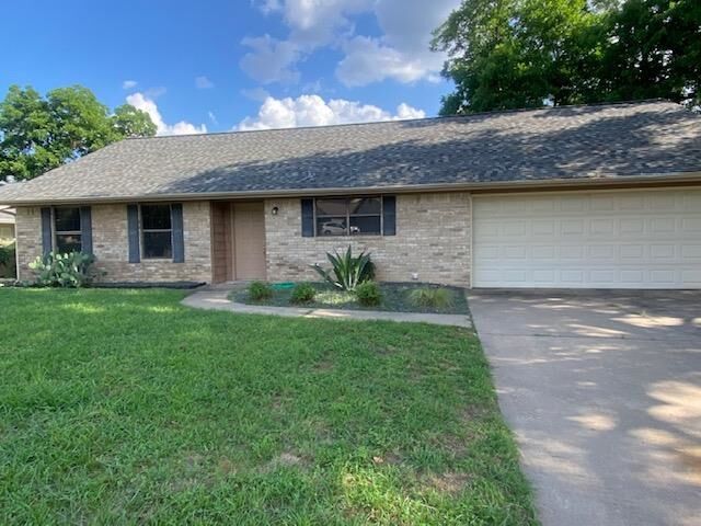Property Photo:  413 Olympia Fields  TX 78654 