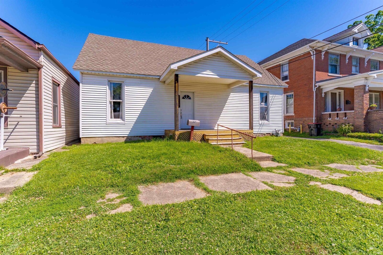 Property Photo: 221 W Eighth Street IN 47620
