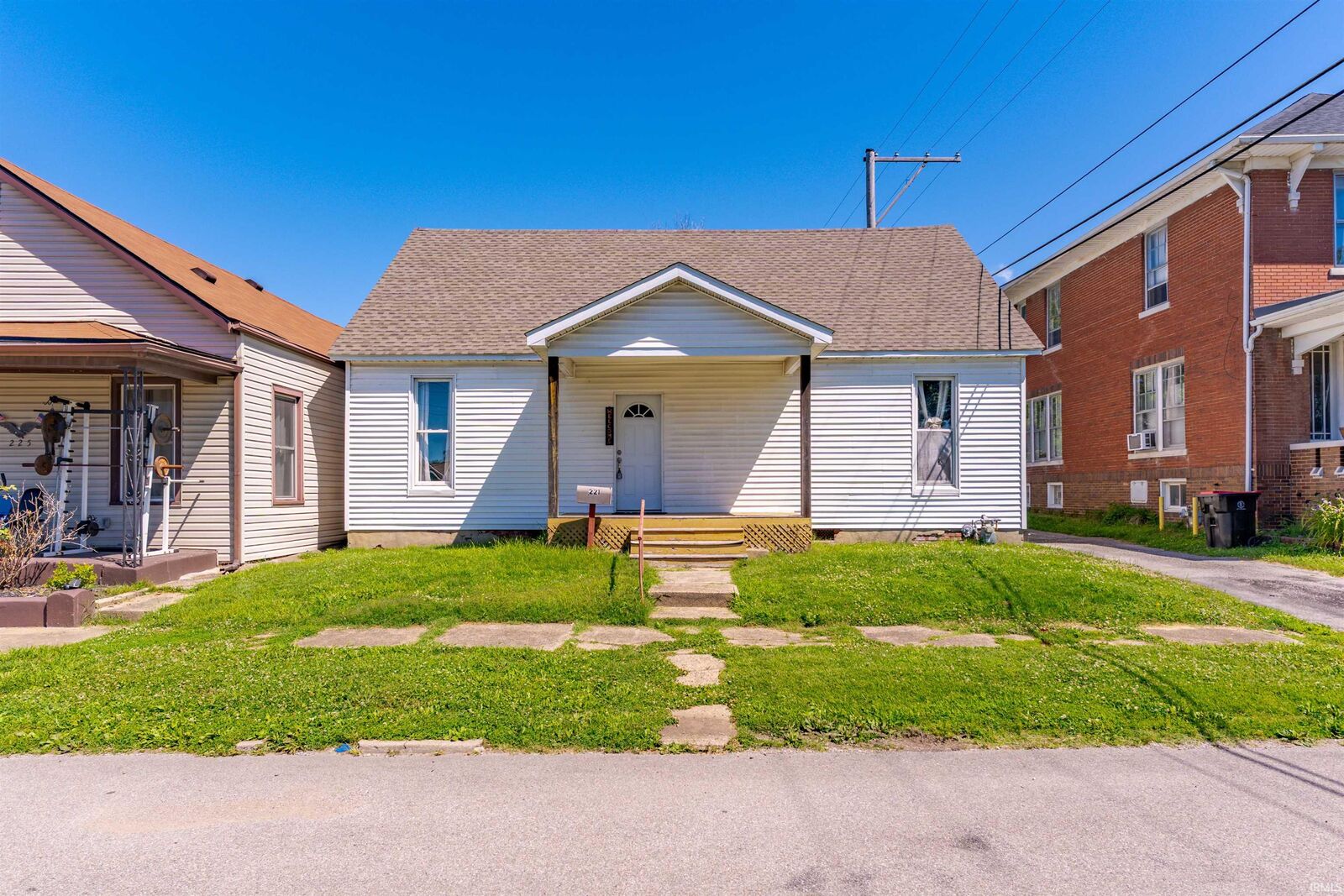 Property Photo: 221 W Eighth Street IN 47620