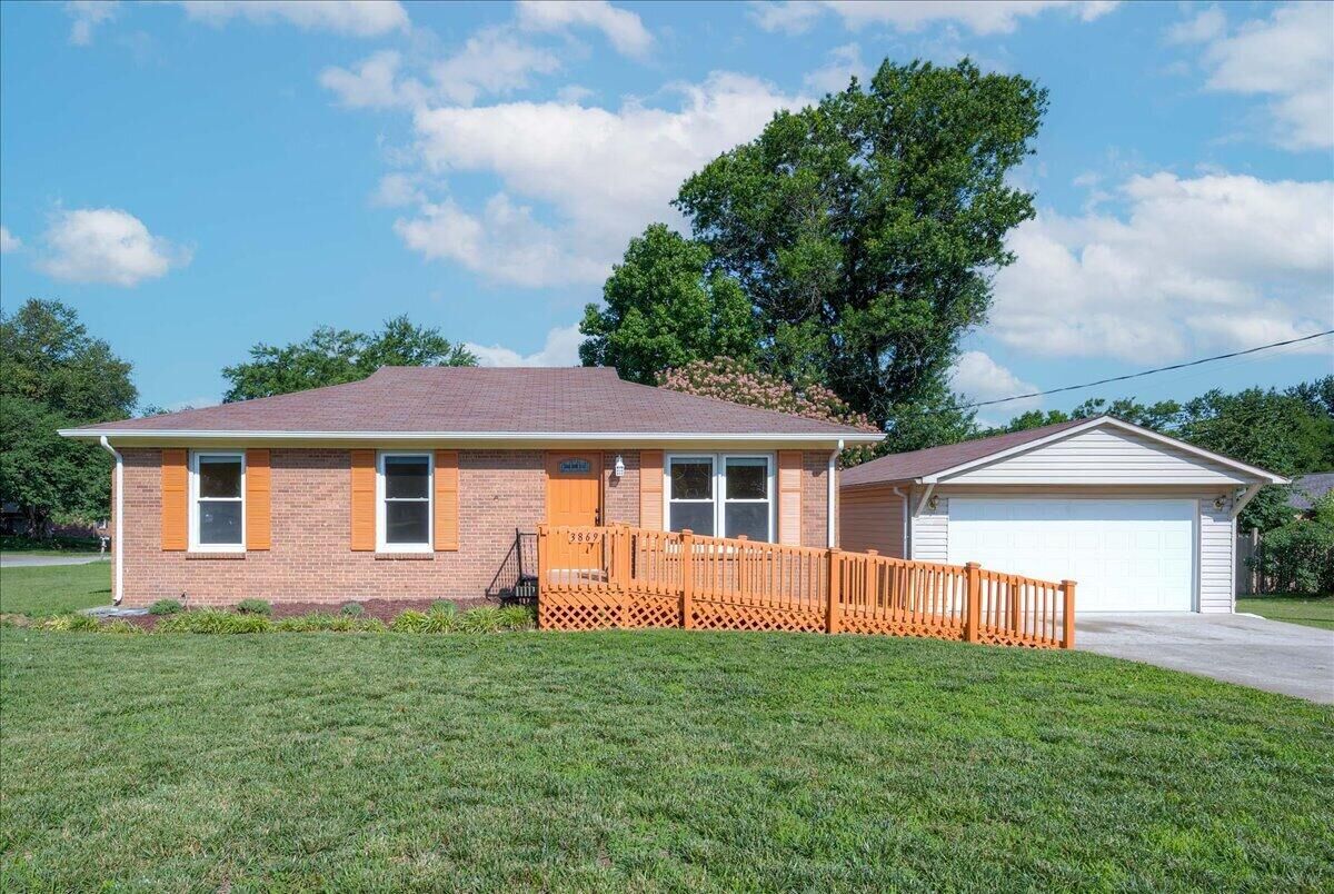 Property Photo: 3869 Lee Adams Lane KY 40514
