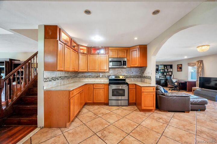Property Photo:  156 Shelter Lane  NY 11756 