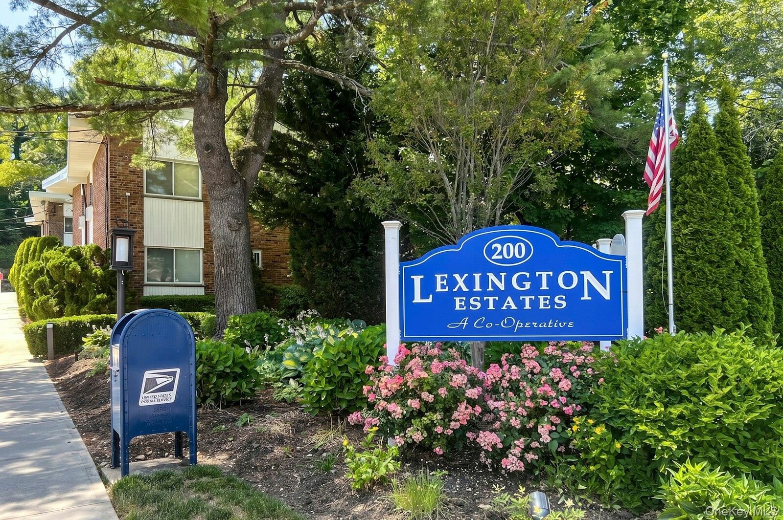 Property Photo:  200 Lexington Avenue 8B  NY 11771 