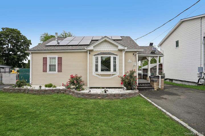 Property Photo:  12 North Street  NY 10993 