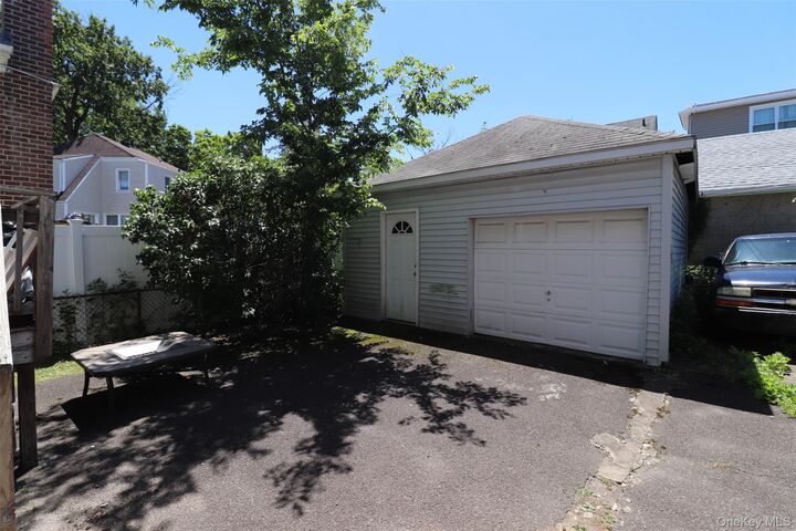 Property Photo:  3232 Country Club Road  NY 10465 