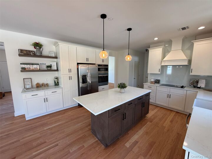 Property Photo: 7 Morrow Court NY 12586
