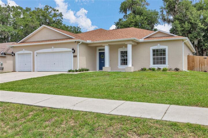 Property Photo: 3115 NE 25th Street FL 34470