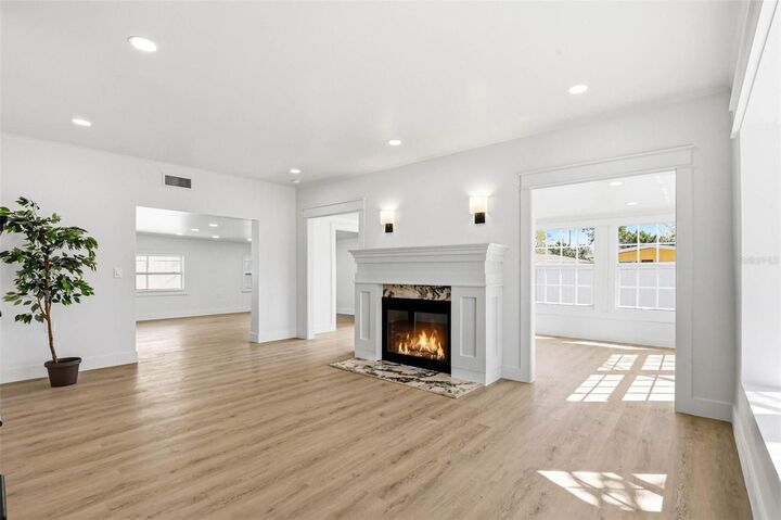 Property Photo:  301 81st Avenue NE  FL 33702 