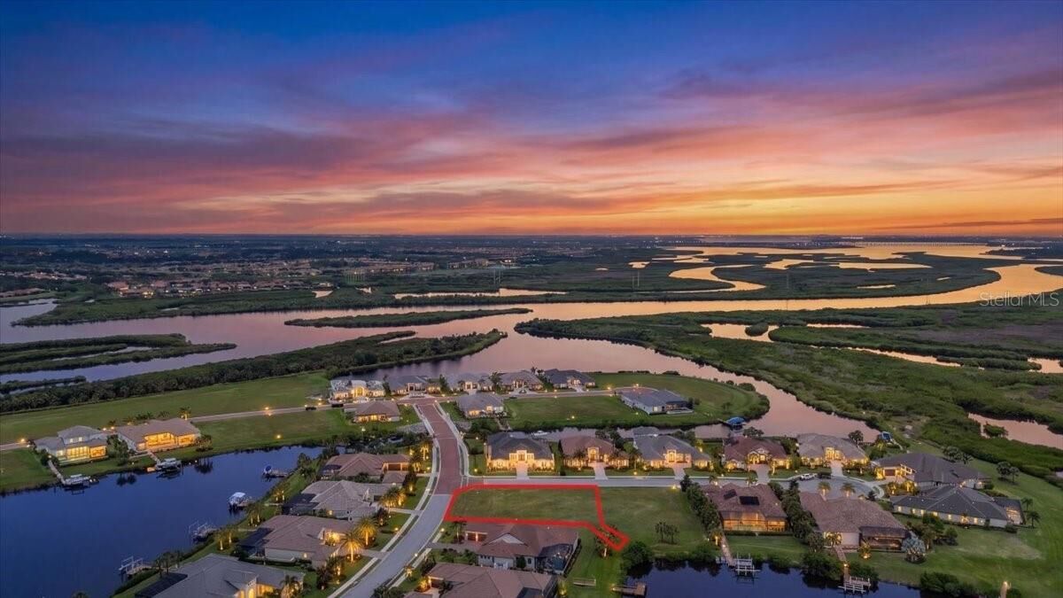 Property Photo:  11404 Harbourside Lane  FL 34219 