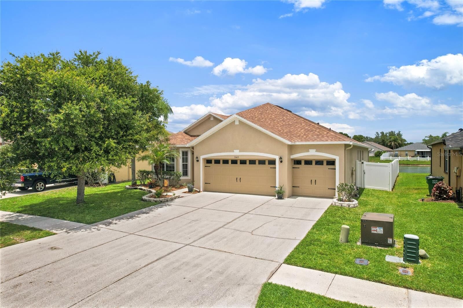 Property Photo: 31415 Bridgegate Drive FL 33545