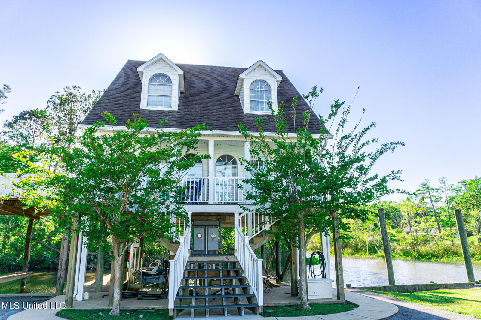 Property Photo: 1102 Stanfield Point Road MS 39553