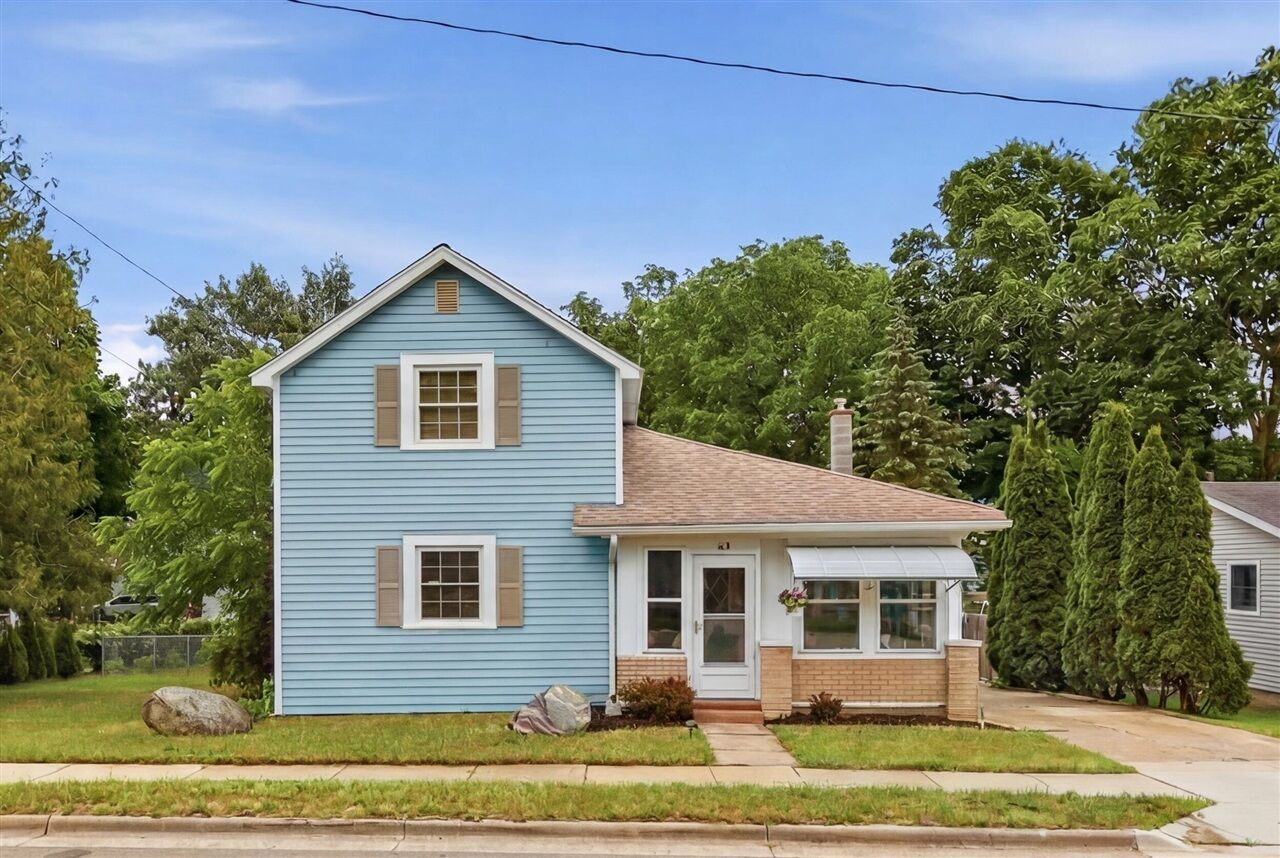 Property Photo: 419 N Monroe Street MI 49331