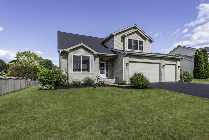 Property Photo:  301 English Lane  IL 60096 