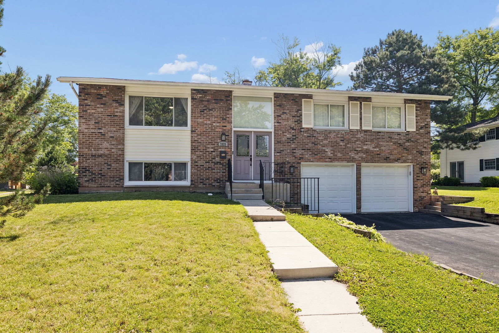 Property Photo: 7025 Roberts Drive IL 60517