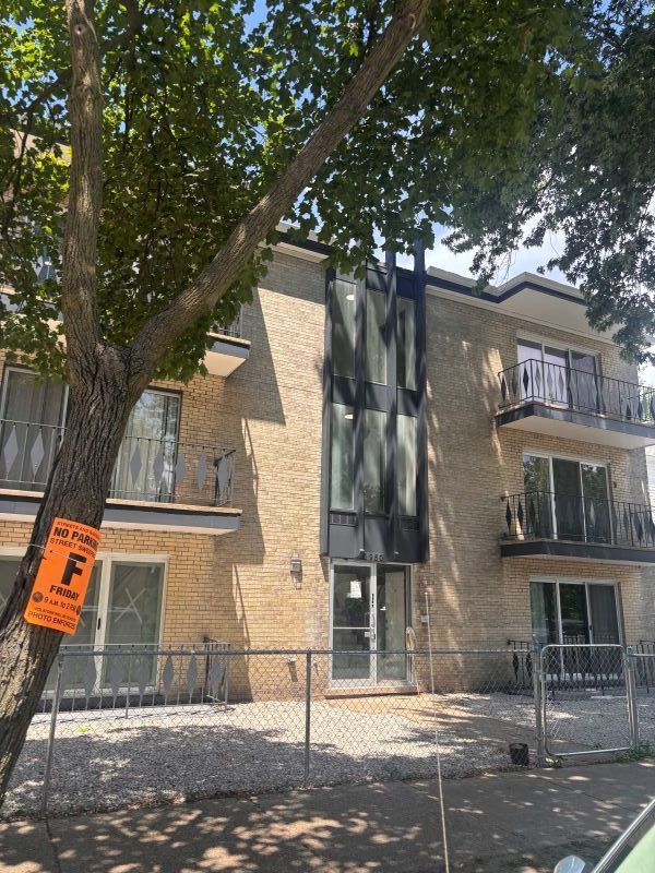 Property Photo: 1950 W Fargo Avenue 3W IL 60626