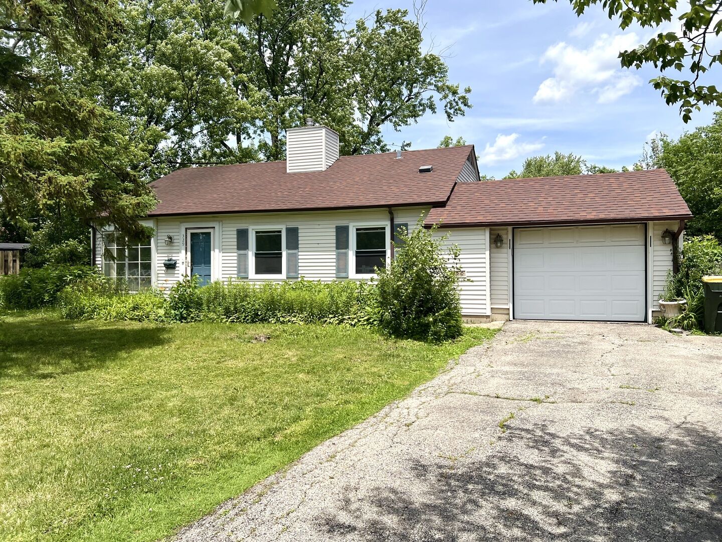 Property Photo:  329 Cherry Court  IL 60025 