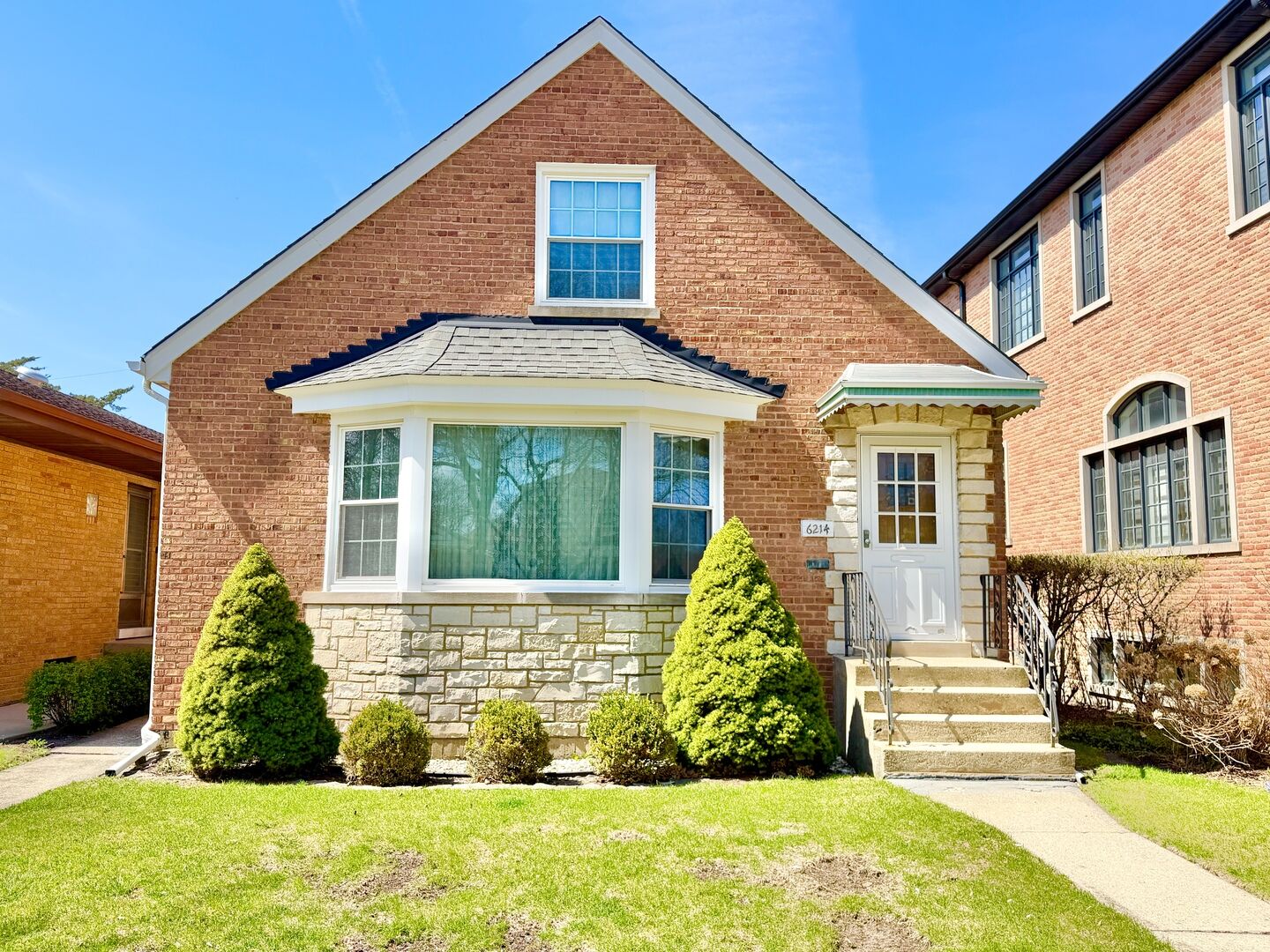 Property Photo:  6214 N Karlov Avenue  IL 60646 