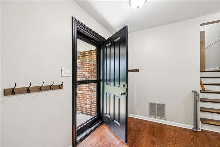 Property Photo: 60 New Castle Court IL 60014