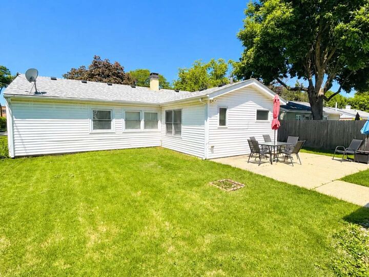Property Photo:  3715 Kemman Avenue  IL 60513 