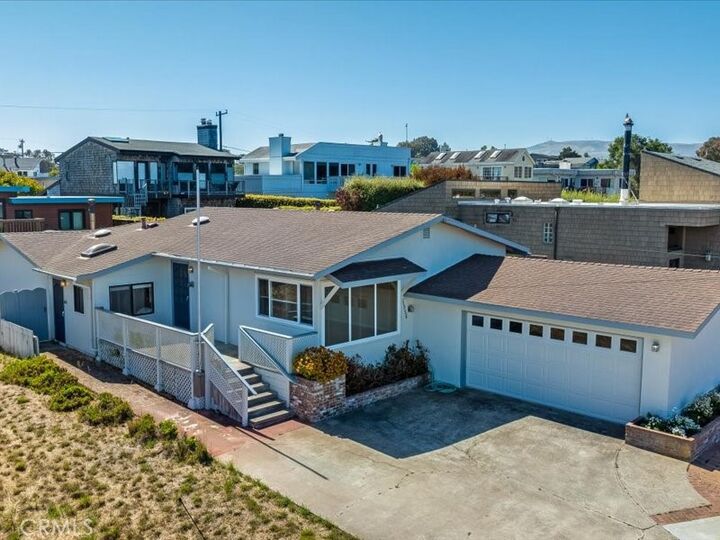 Property Photo:  1556 3rd  CA 93402 