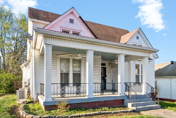 Property Photo:  222 Union St B  TN 37040 