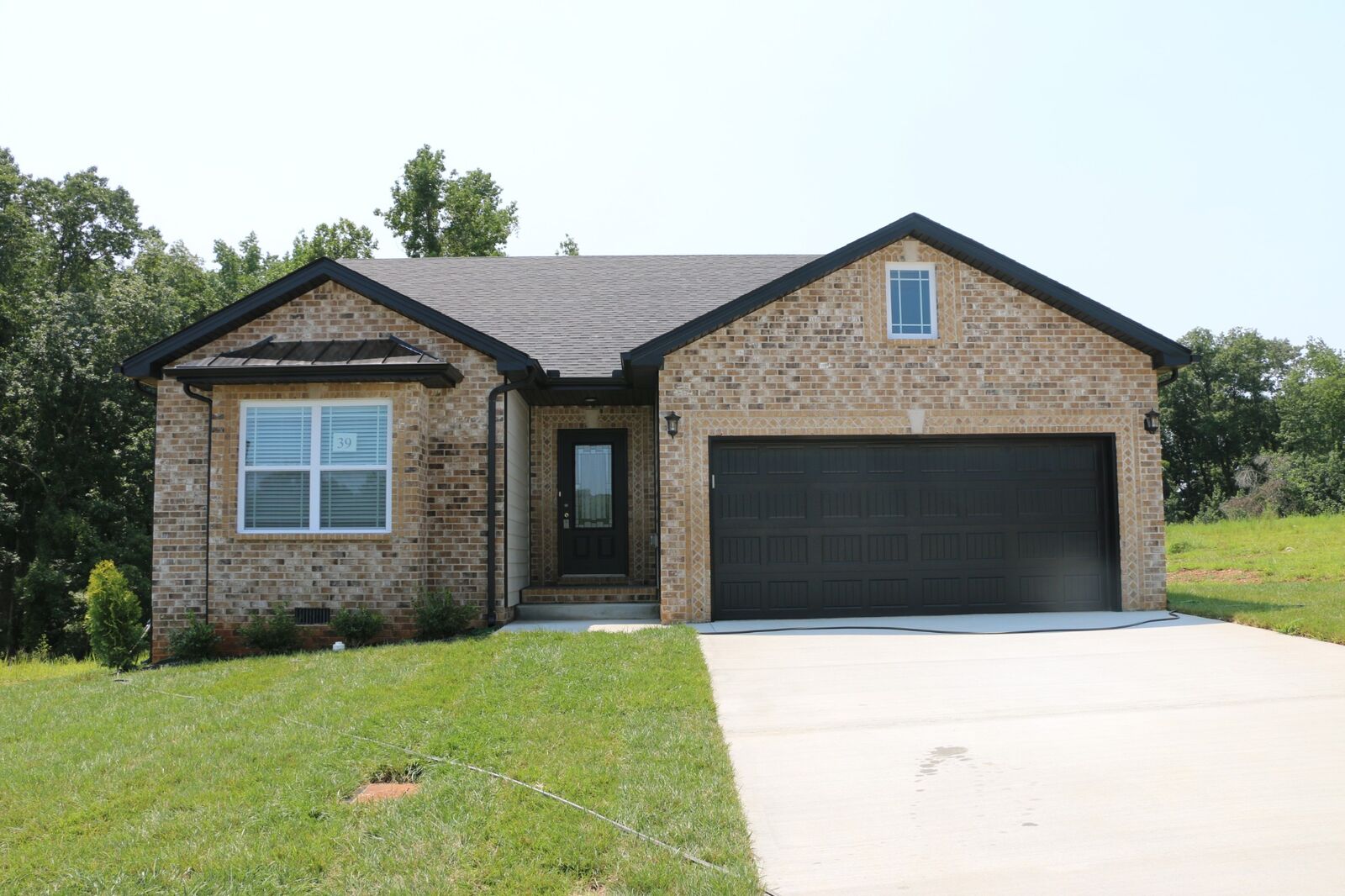 Property Photo: 556 Willow Park Dr TN 37043