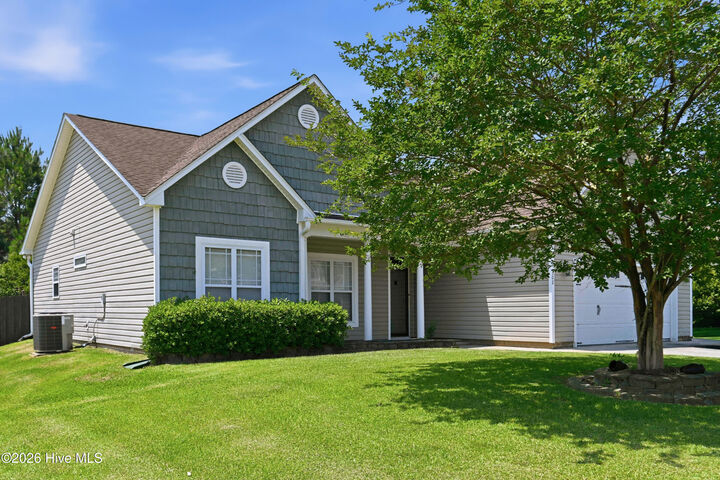 Property Photo:  302 Wynbrookee Lane  NC 28546 