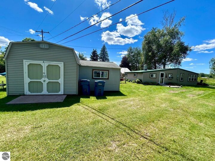 Property Photo: 9312 Elizabeth Road MI 48629