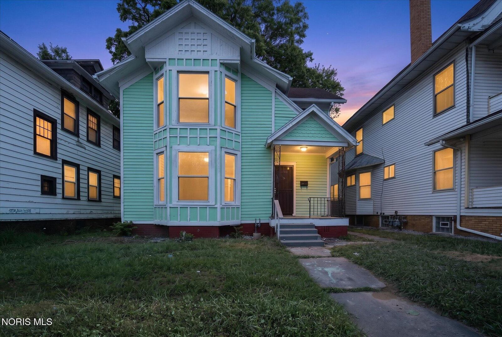 Property Photo:  842 Lincoln Avenue  OH 43607 