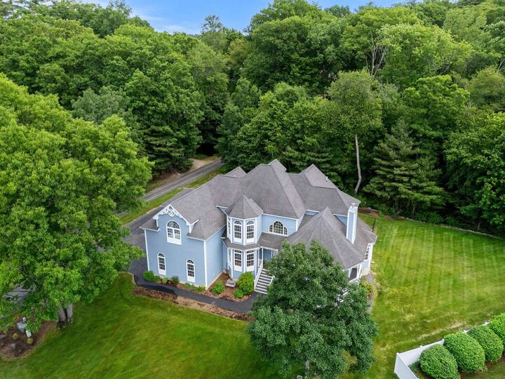 Property Photo:  3 Rainbow Drive  NH 03062 