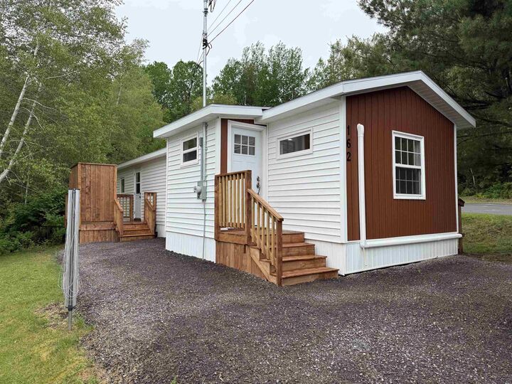 Property Photo:  162 Coldwell Court  NS B4N 5N3 