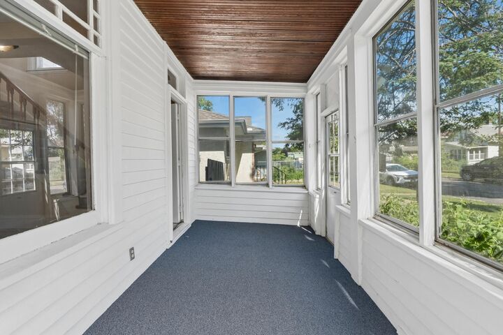 Property Photo:  1145 Beech Street  MN 55106 