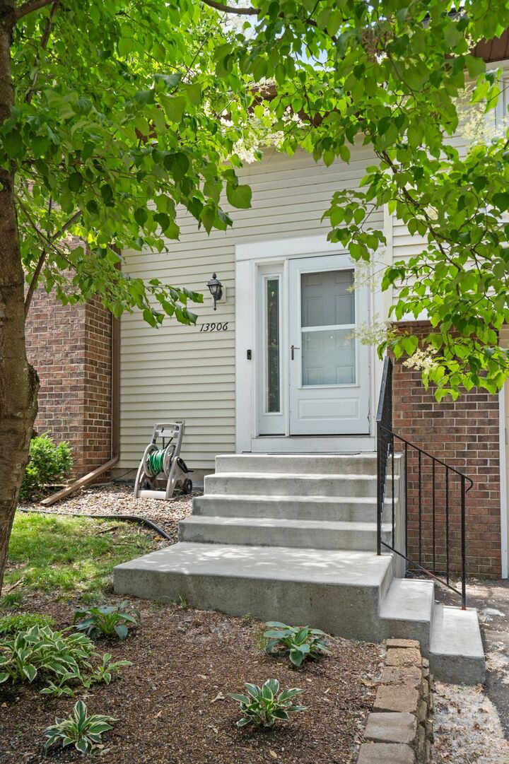 Property Photo:  13906 Herald Way  MN 55124 