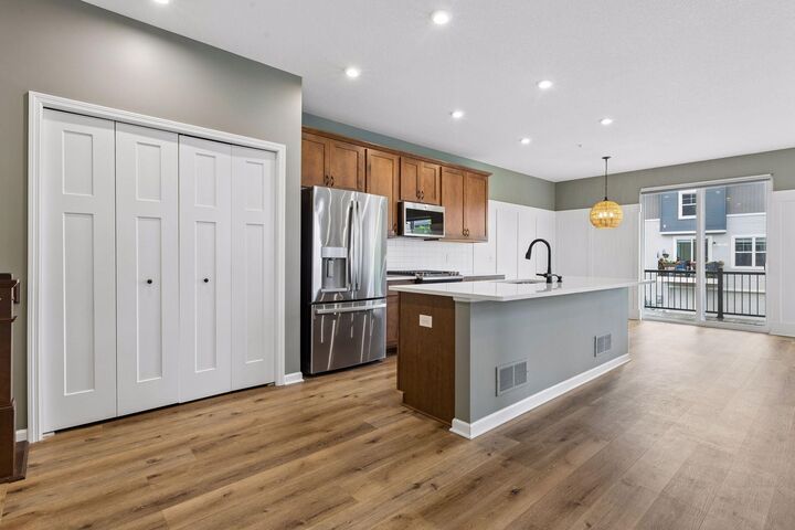 Property Photo:  6921 Huckleberry Drive  MN 55331 