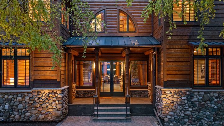 Property Photo:  2439 Emerald Trail  MN 55305 