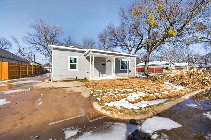 Property Photo:  603 E Willingham Street  TX 76031 