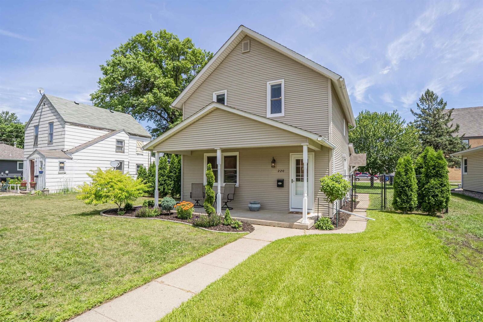 Property Photo:  220 2nd Ave NW  IA 51031 