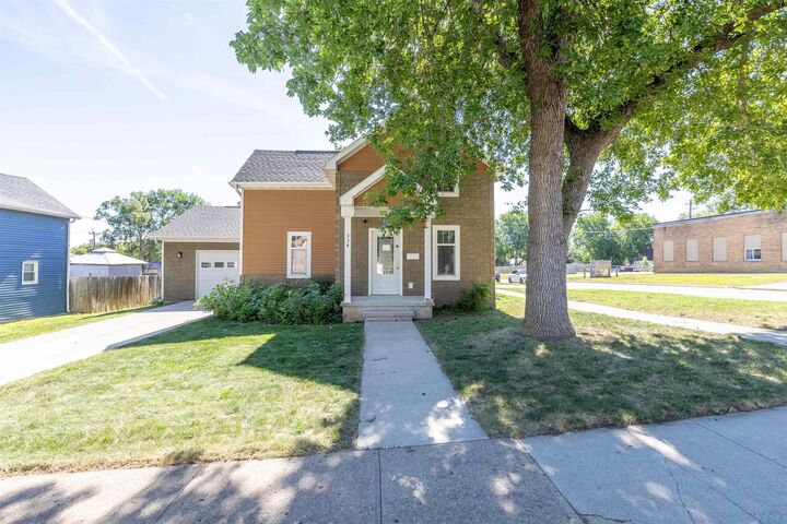 Property Photo: 334 4th Ave SE IA 51031-8004