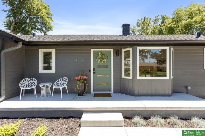 Property Photo: 2605 S 87 Avenue NE 68114