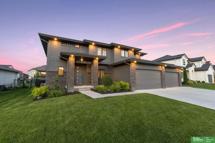 Property Photo:  3935 S 208 Street  NE 68022 