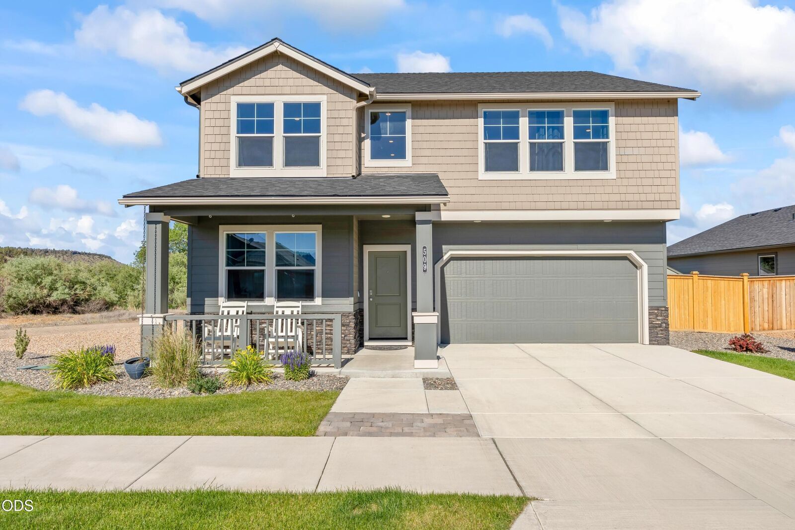 Property Photo: 509 SE Stetson Court OR 97754