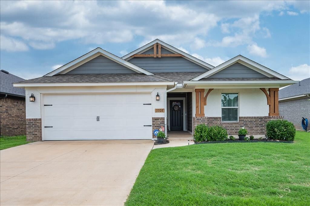 Property Photo:  3308 S Pagoda Pead Drive  OK 73099 