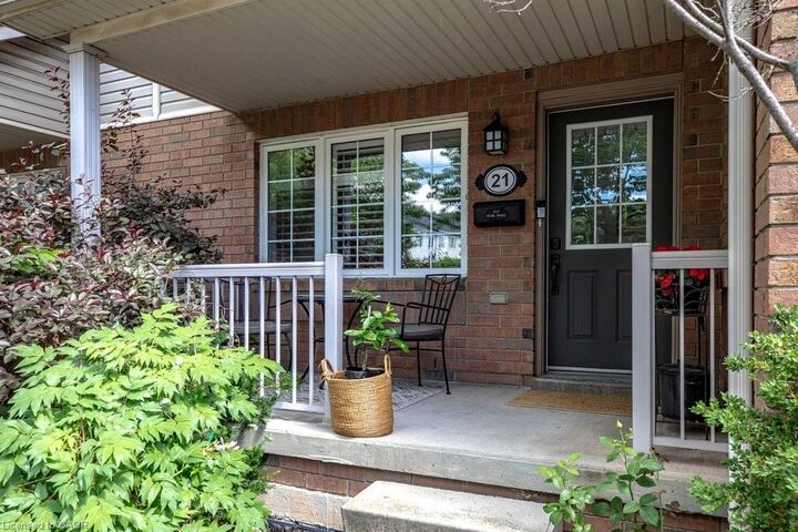 Property Photo:  100 Beddoe Drive 21  ON L8P 4Z2 