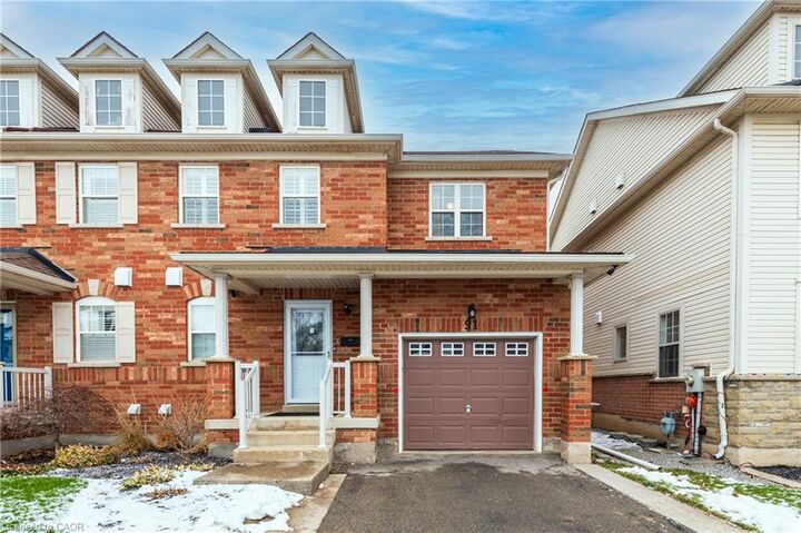 Property Photo:  91 Young Crescent  ON L0S 1J0 
