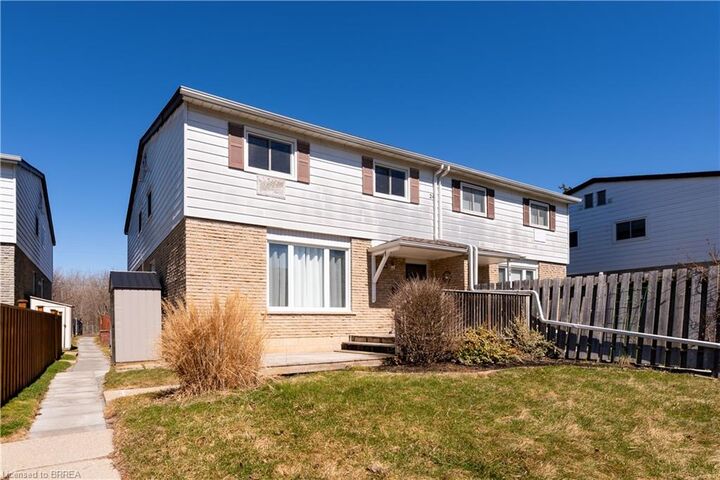 Property Photo:  24 Oakhill Drive C  ON N3T 1R1 